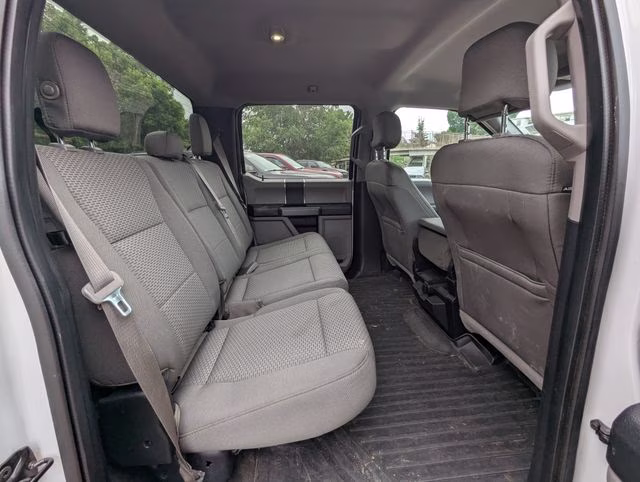 2016 Oxford White Ford F-150 XLT 4X4 Truck