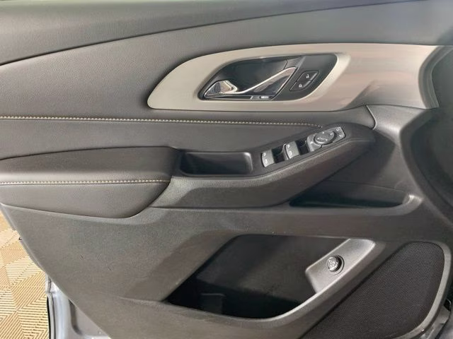 2020 Satin Steel Metallic Chevrolet Traverse LT AWD SUV