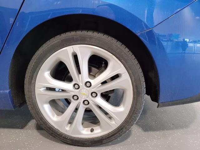 2017 Kinetic Blue Metallic Chevrolet Cruze Premier FWD Sedan
