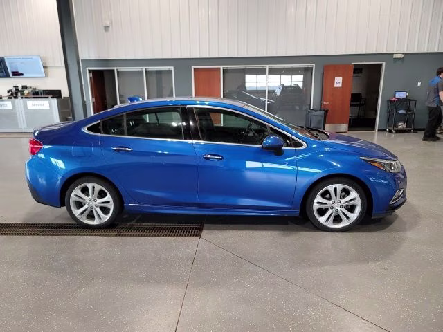 2017 Kinetic Blue Metallic Chevrolet Cruze Premier FWD Sedan