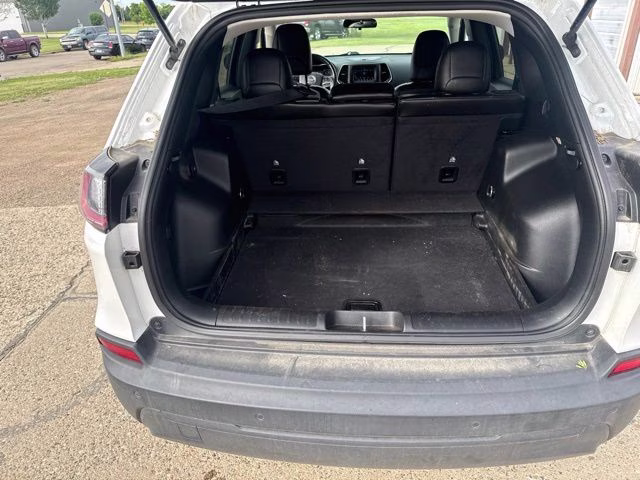 2019 Bright White Clearcoat Jeep Cherokee Latitude Plus 4X4 SUV