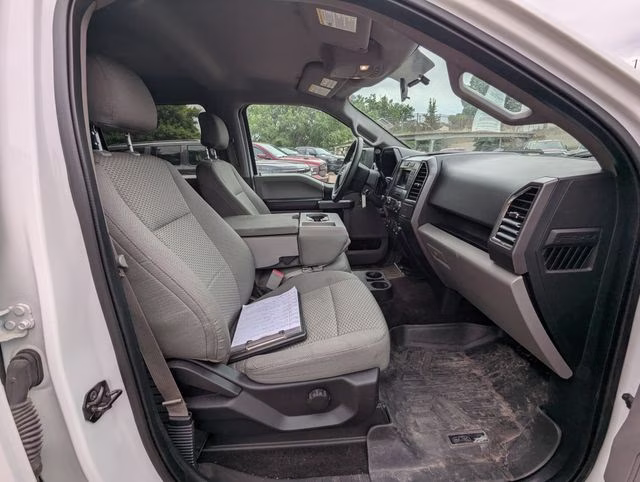 2016 Oxford White Ford F-150 XLT 4X4 Truck