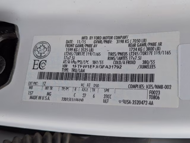2016 Oxford White Ford F-150 XLT 4X4 Truck