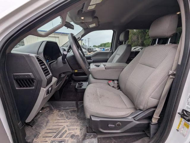 2016 Oxford White Ford F-150 XLT 4X4 Truck