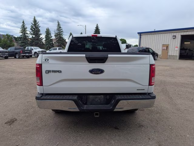 2016 Oxford White Ford F-150 XLT 4X4 Truck