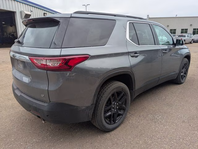 2020 Satin Steel Metallic Chevrolet Traverse LT AWD SUV