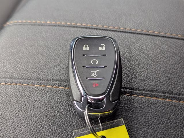 2020 Satin Steel Metallic Chevrolet Traverse LT AWD SUV