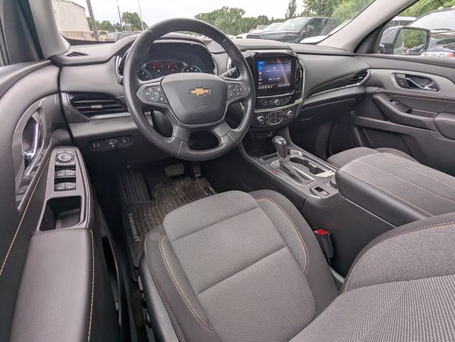 2020 Satin Steel Metallic Chevrolet Traverse LT AWD SUV