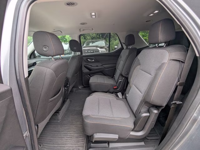 2020 Satin Steel Metallic Chevrolet Traverse LT AWD SUV