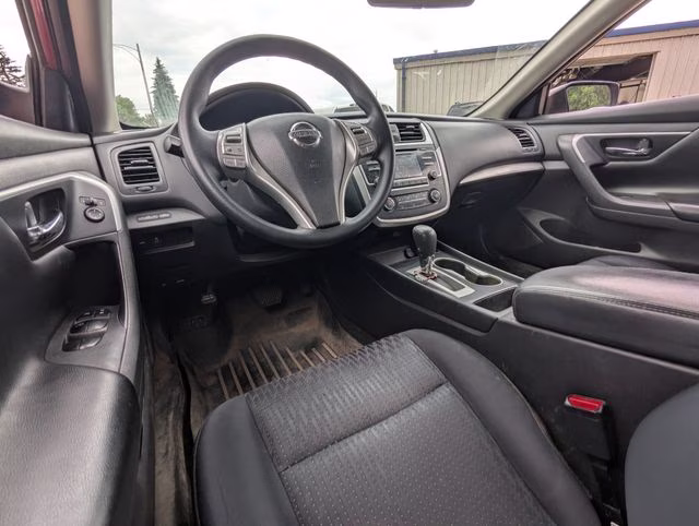 2016 Cayenne Red Nissan Altima 2.5 S FWD Sedan