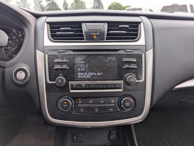 2016 Cayenne Red Nissan Altima 2.5 S FWD Sedan