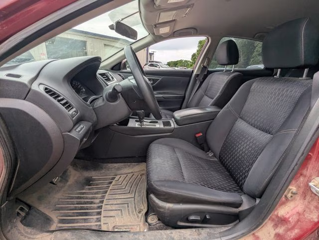 2016 Cayenne Red Nissan Altima 2.5 S FWD Sedan