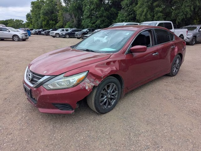 2016 Cayenne Red Nissan Altima 2.5 S FWD Sedan
