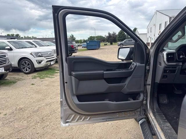 2022 Silver Ford F-150 XLT 4X4 Truck