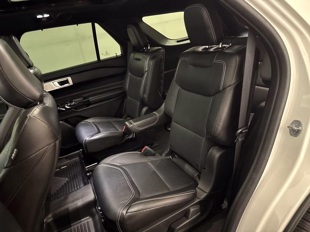 2022 Star White Metallic Tri-Coat Ford Explorer ST 4X4 SUV