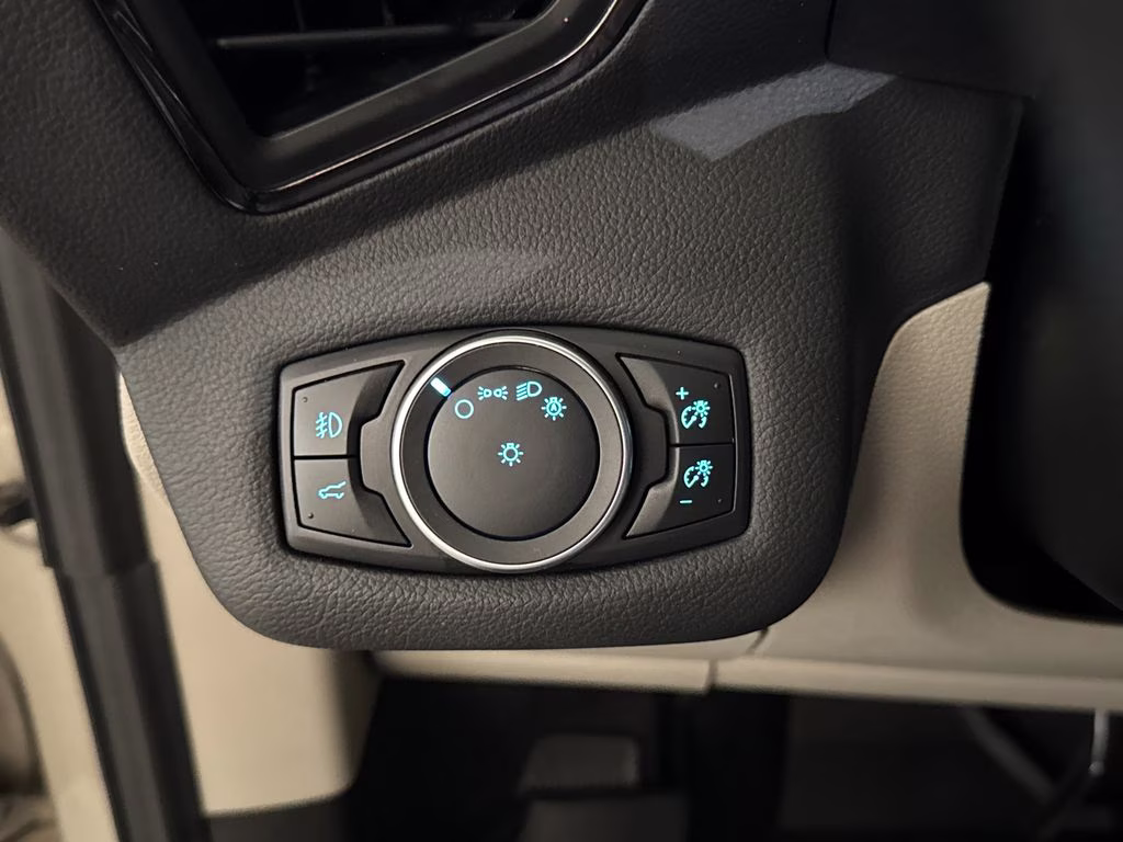 2018 White Gold Ford Escape Titanium FWD SUV