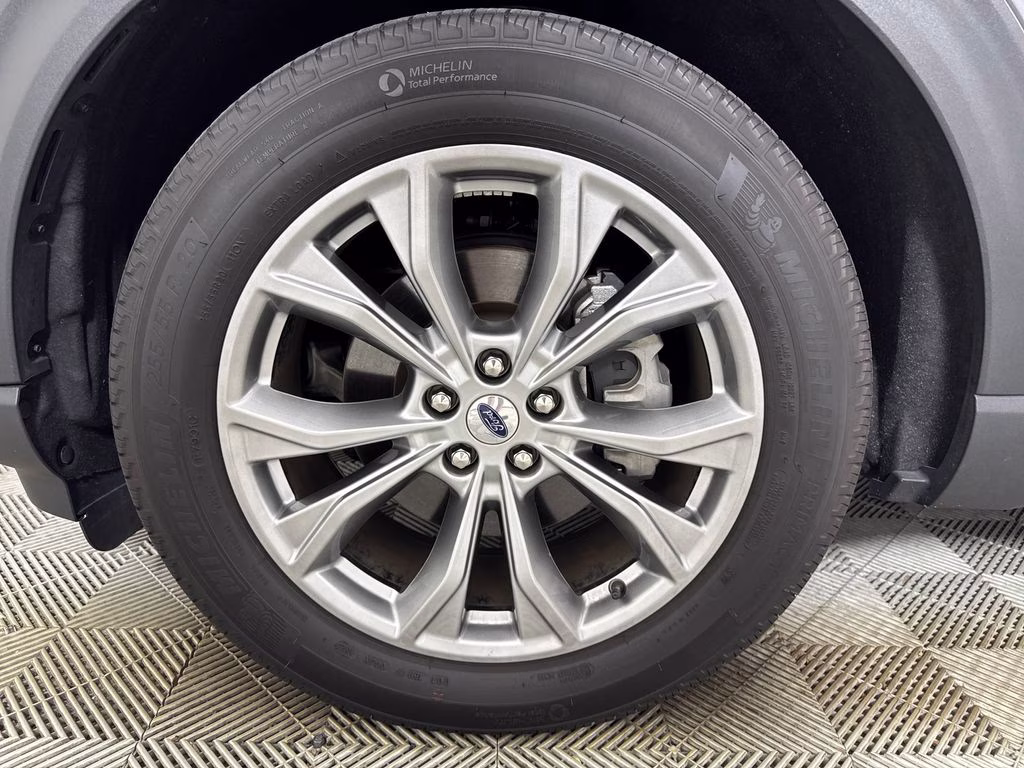 2023 Gray Metallic Ford Explorer XLT RWD SUV