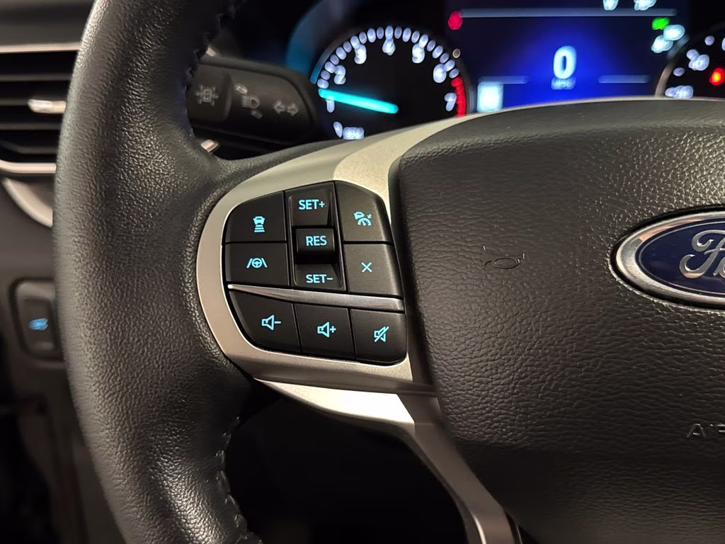2023 Gray Metallic Ford Explorer XLT RWD SUV