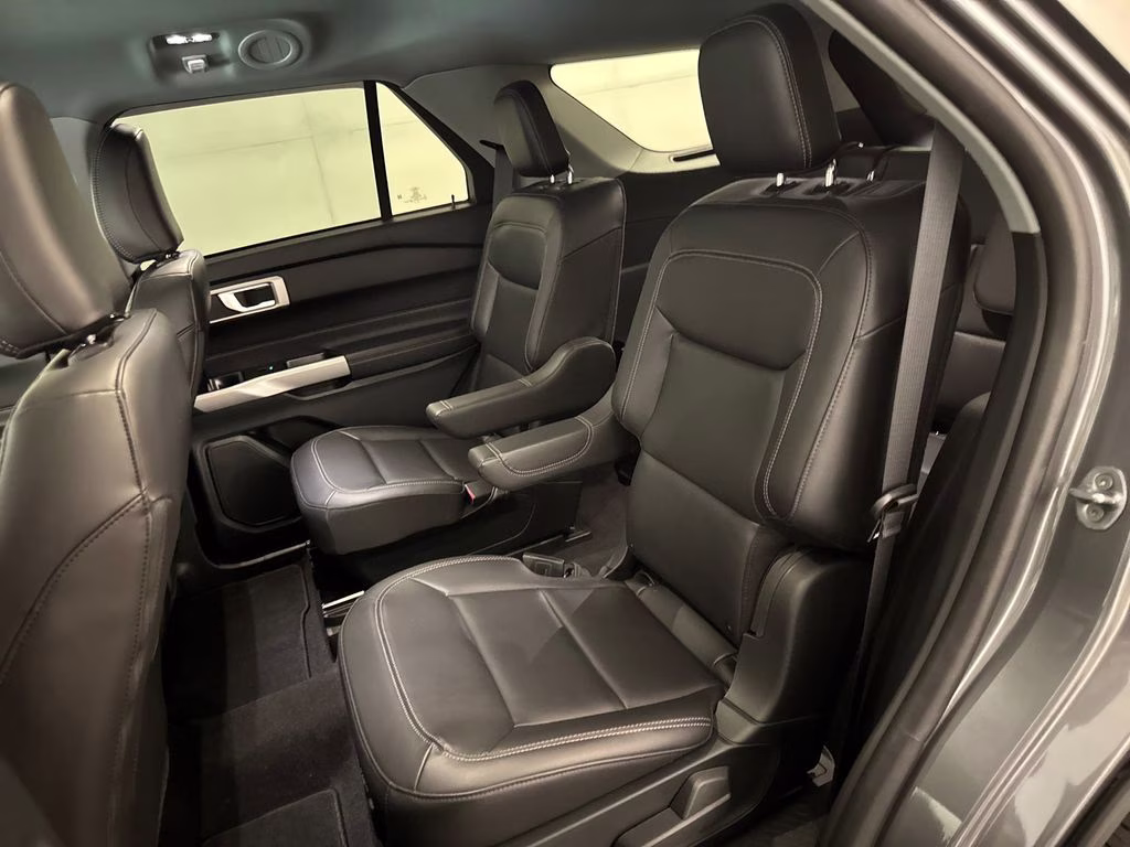 2023 Gray Metallic Ford Explorer XLT RWD SUV
