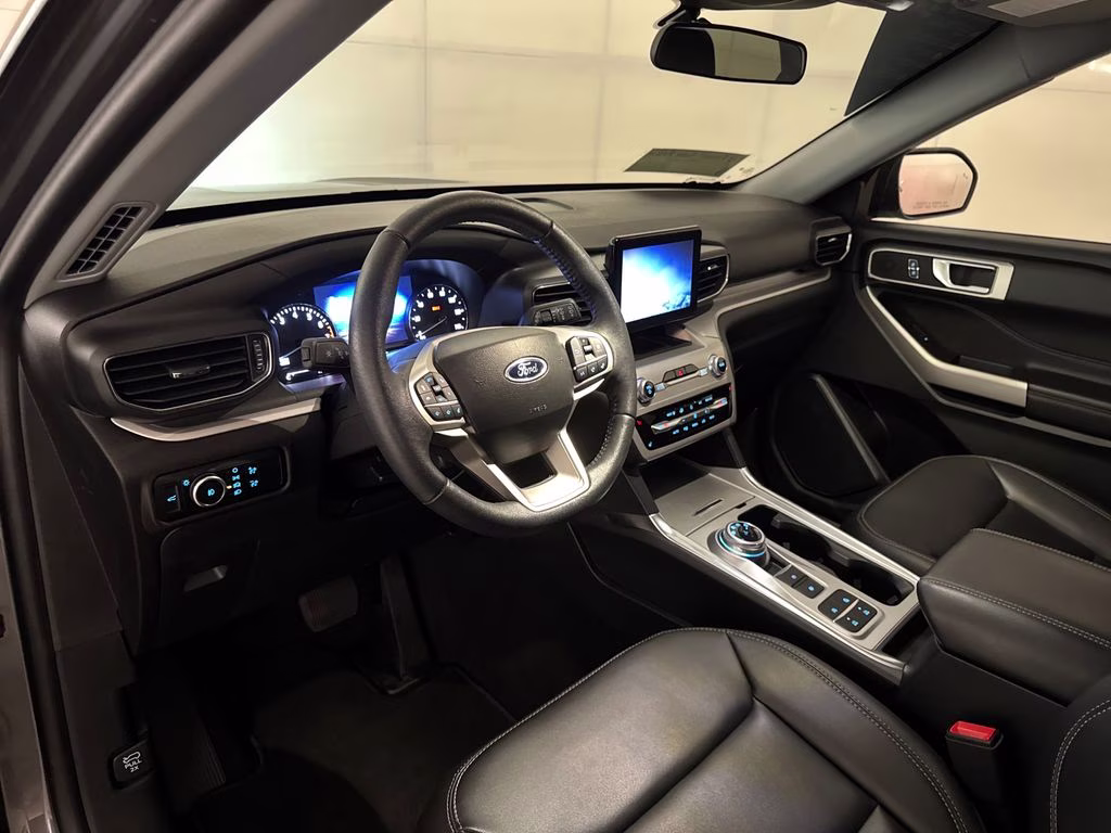 2023 Gray Metallic Ford Explorer XLT RWD SUV