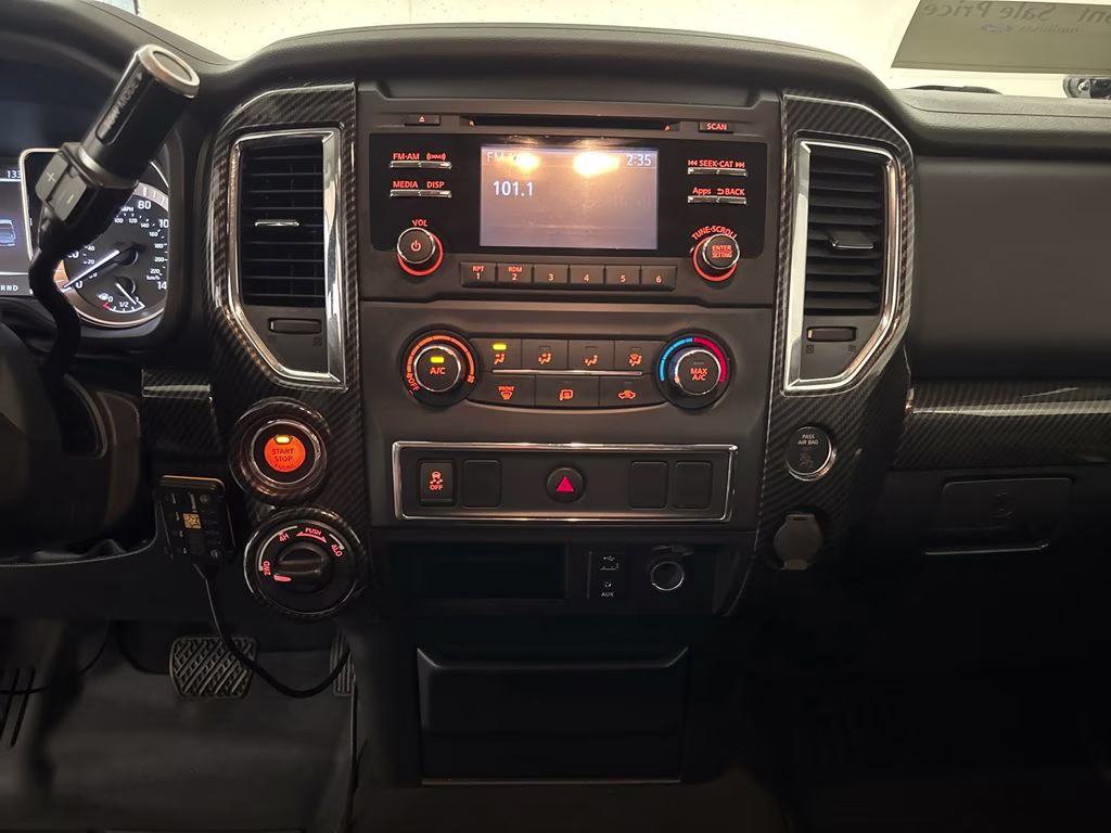 2017 Glacier White Nissan Titan SV 4X4 Truck