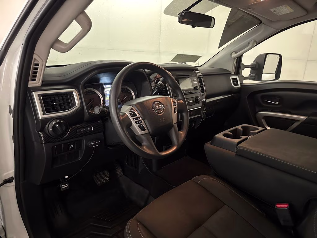 2017 Glacier White Nissan Titan SV 4X4 Truck