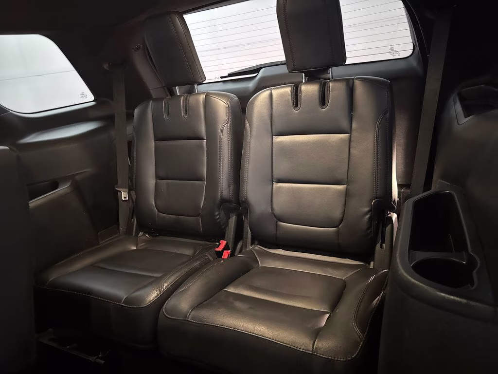 2018 Blue Metallic Ford Explorer XLT FWD SUV