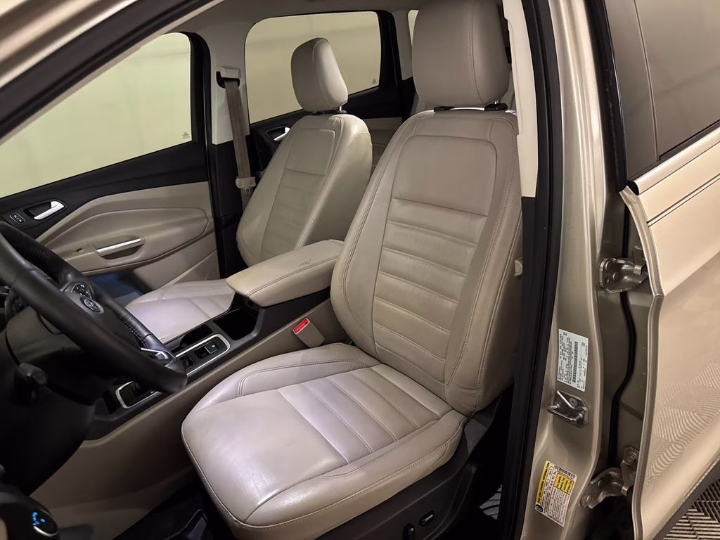 2018 White Gold Ford Escape Titanium FWD SUV
