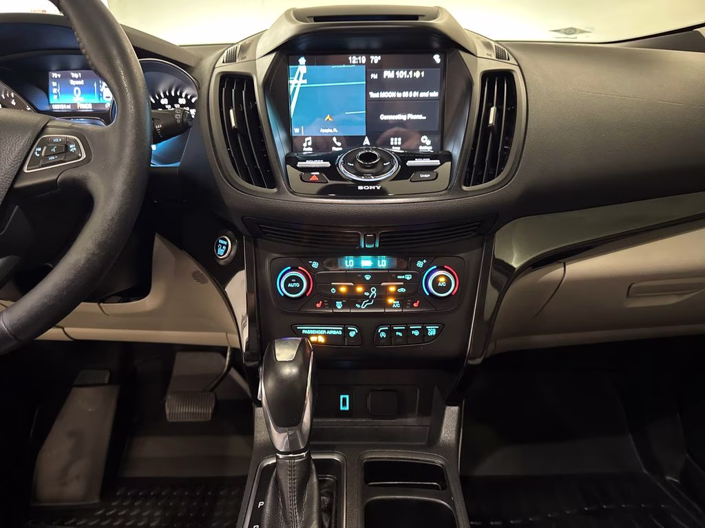 2018 White Gold Ford Escape Titanium FWD SUV