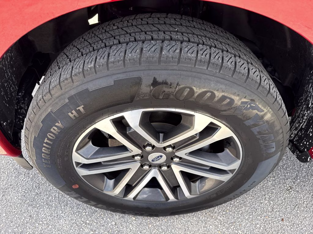 2023 Hot Pepper Red Metallic Tinted Clearcoat Ford F-150 STX RWD Truck