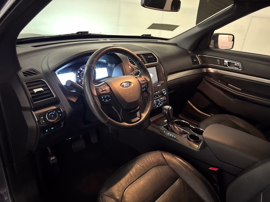 2018 Blue Metallic Ford Explorer XLT FWD SUV