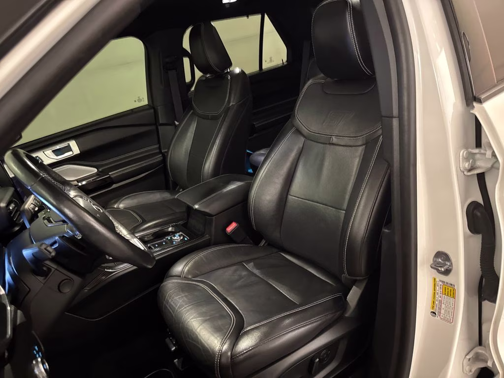 2022 Star White Metallic Tri-Coat Ford Explorer ST 4X4 SUV