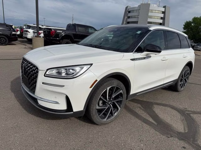2023 Pristine White Metallic Tri-Coat Lincoln Corsair Reserve AWD SUV