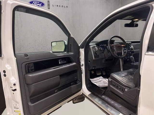 2014 White Platinum Metallic Tri-Coat Ford F-150 Limited 4X4 Truck