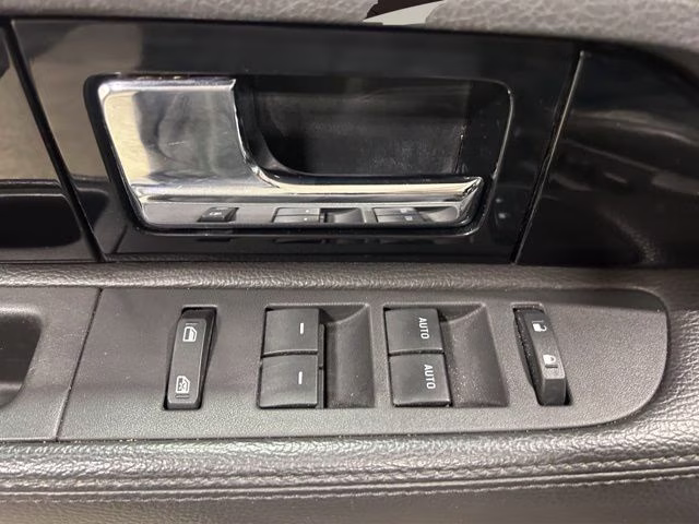2014 White Platinum Metallic Tri-Coat Ford F-150 Limited 4X4 Truck
