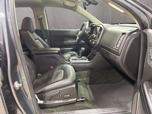 2016 Cyber Gray Metallic GMC Canyon SLE1 4X4 Truck
