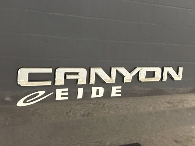 2016 Cyber Gray Metallic GMC Canyon SLE1 4X4 Truck