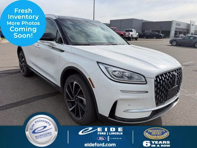 2023 Pristine White Metallic Tri-Coat Lincoln Corsair Reserve AWD SUV