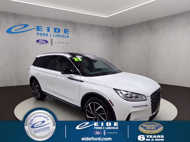 2023 Pristine White Metallic Tri-Coat Lincoln Corsair Reserve AWD SUV
