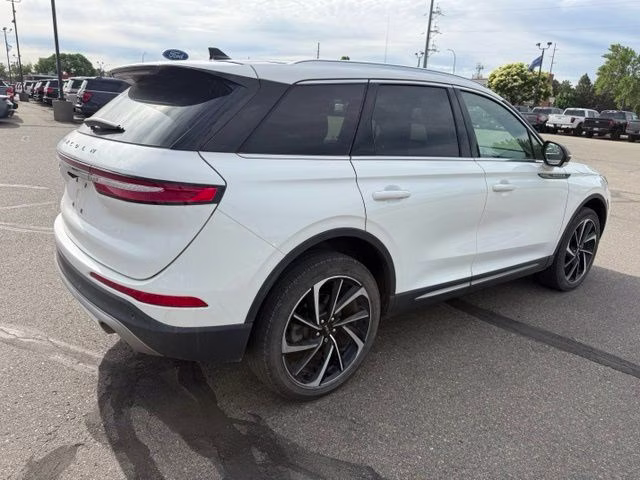 2023 Pristine White Metallic Tri-Coat Lincoln Corsair Reserve AWD SUV