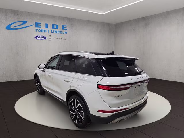 2023 Pristine White Metallic Tri-Coat Lincoln Corsair Reserve AWD SUV