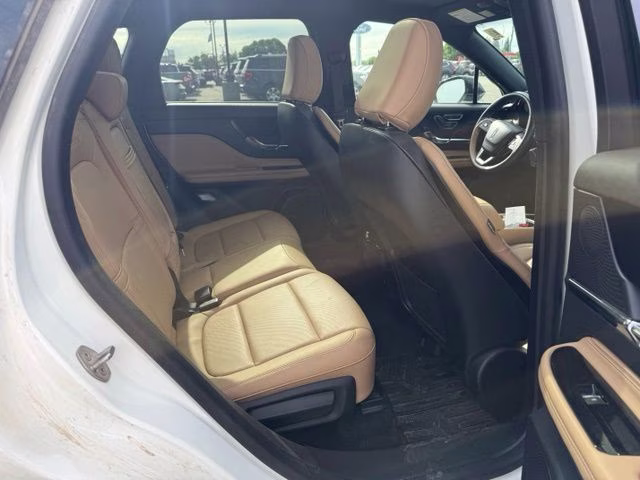 2023 Pristine White Metallic Tri-Coat Lincoln Corsair Reserve AWD SUV