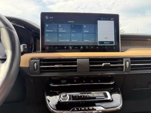 2023 Pristine White Metallic Tri-Coat Lincoln Corsair Reserve AWD SUV