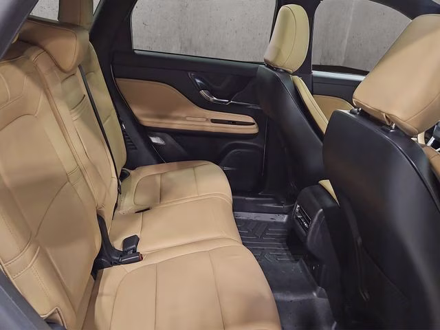2023 Pristine White Metallic Tri-Coat Lincoln Corsair Reserve AWD SUV