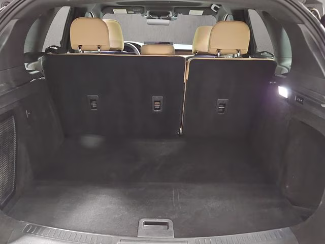 2023 Pristine White Metallic Tri-Coat Lincoln Corsair Reserve AWD SUV