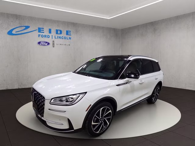 2023 Pristine White Metallic Tri-Coat Lincoln Corsair Reserve AWD SUV