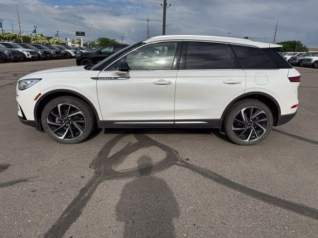 2023 Pristine White Metallic Tri-Coat Lincoln Corsair Reserve AWD SUV