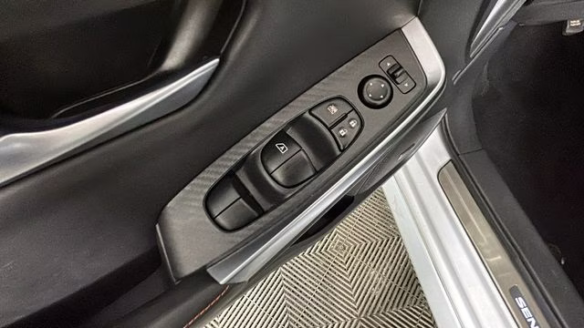 2020 Aspen White/Super Black Nissan Sentra SR FWD Sedan