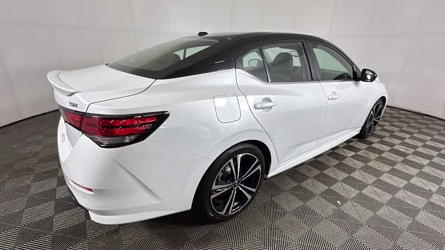 2020 Aspen White/Super Black Nissan Sentra SR FWD Sedan