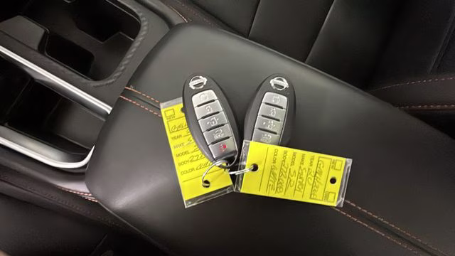 2020 Aspen White/Super Black Nissan Sentra SR FWD Sedan